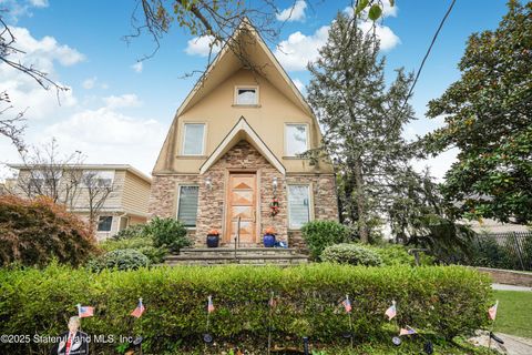 Photo of 44 Zephyr Avenue, Staten Island, NY 10312 (MLS # 2602378)