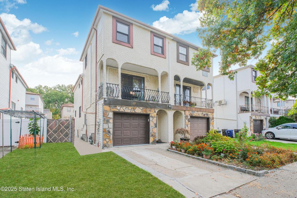 Photo of 87 Saybrook Street, Staten Island, NY 10314 (MLS # 2506334)