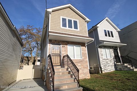 Photo of 47 Pine Street, Staten Island, NY 10301 (MLS # 2406573)