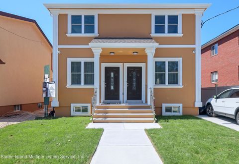 Photo of 84 Kensington Avenue, Staten Island, NY 10305 (MLS # 1163959)