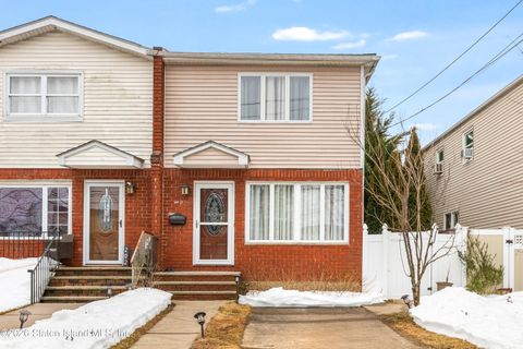 Photo of 204 Sommer Avenue, Staten Island, NY 10314 (MLS # 2600944)
