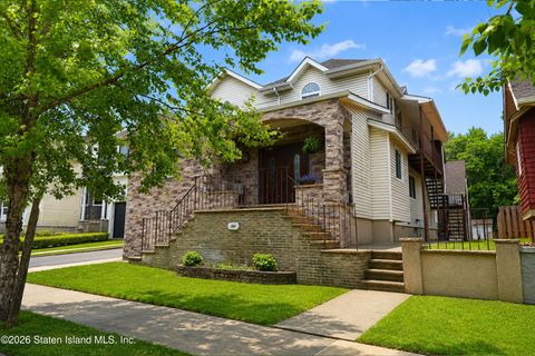 Photo of 386 Page Avenue, Staten Island, NY 10307 (MLS # 2603582)