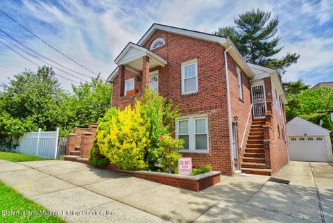 Photo of 37 Oneida Avenue, Staten Island, NY 10301 (MLS # 2400193)