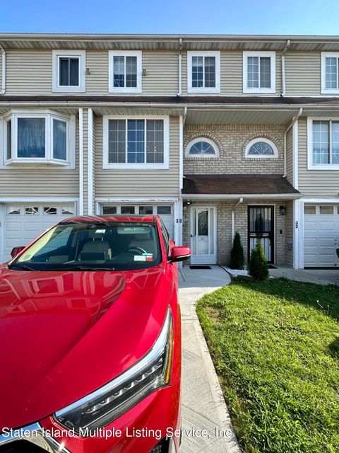 Photo of 30 Benjamin Drive, Staten Island, NY 10303 (MLS # 1163705)