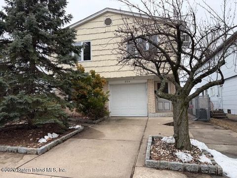 Photo of 354 Doane Avenue, Staten Island, NY 10308 (MLS # 2601226)