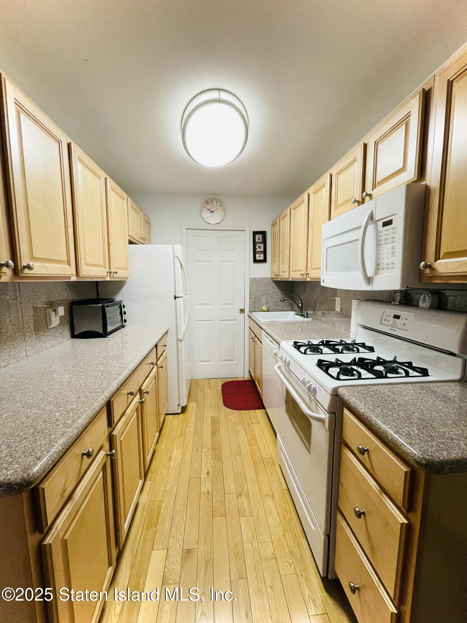 575 Correll Avenue, Staten Island, New York image 9
