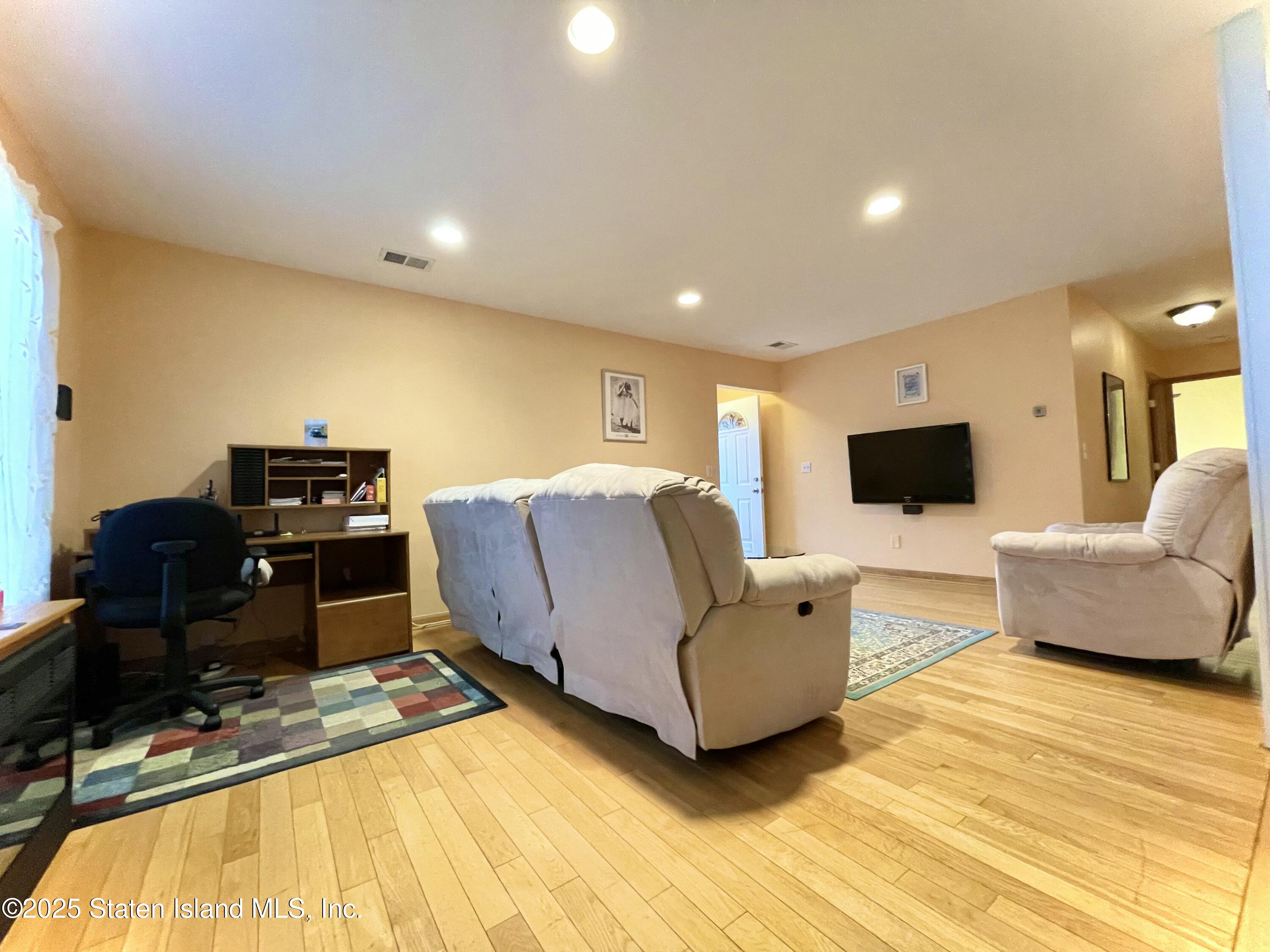 575 Correll Avenue, Staten Island, New York image 5