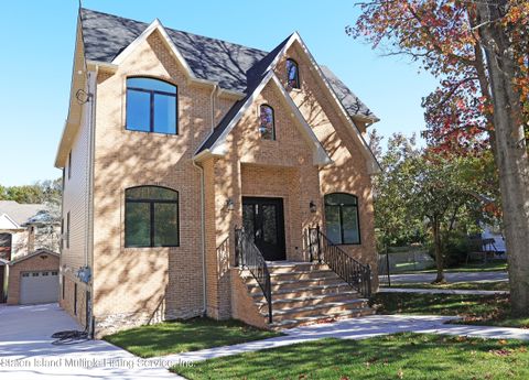 Photo of 185 Arbutus Avenue, Staten Island, NY 10312 (MLS # 1158431)