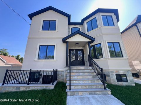 Photo of 37 Prall Avenue, Staten Island, NY 10312 (MLS # 2403377)