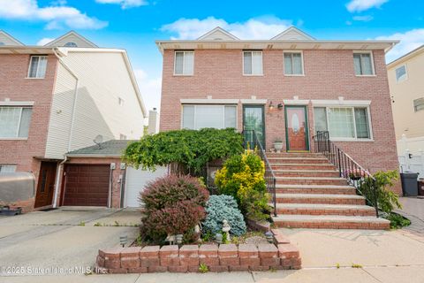 Photo of 63 Monahan Avenue, Staten Island, NY 10314 (MLS # 2503218)