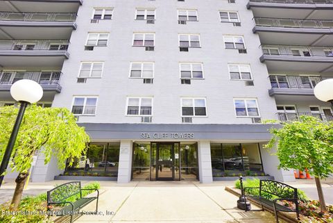 Photo of 20 Cliff Street #7d, Staten Island, NY 10305 (MLS # 1162995)