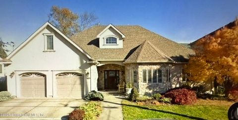 Photo of 343 Liberty Avenue, Staten Island, NY 10305 (MLS # 2505069)