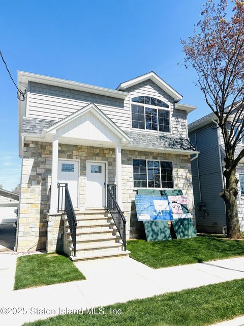 Photo of 117 Jerome Avenue #2 Fl, Staten Island, NY 10305 (MLS # 2504866)