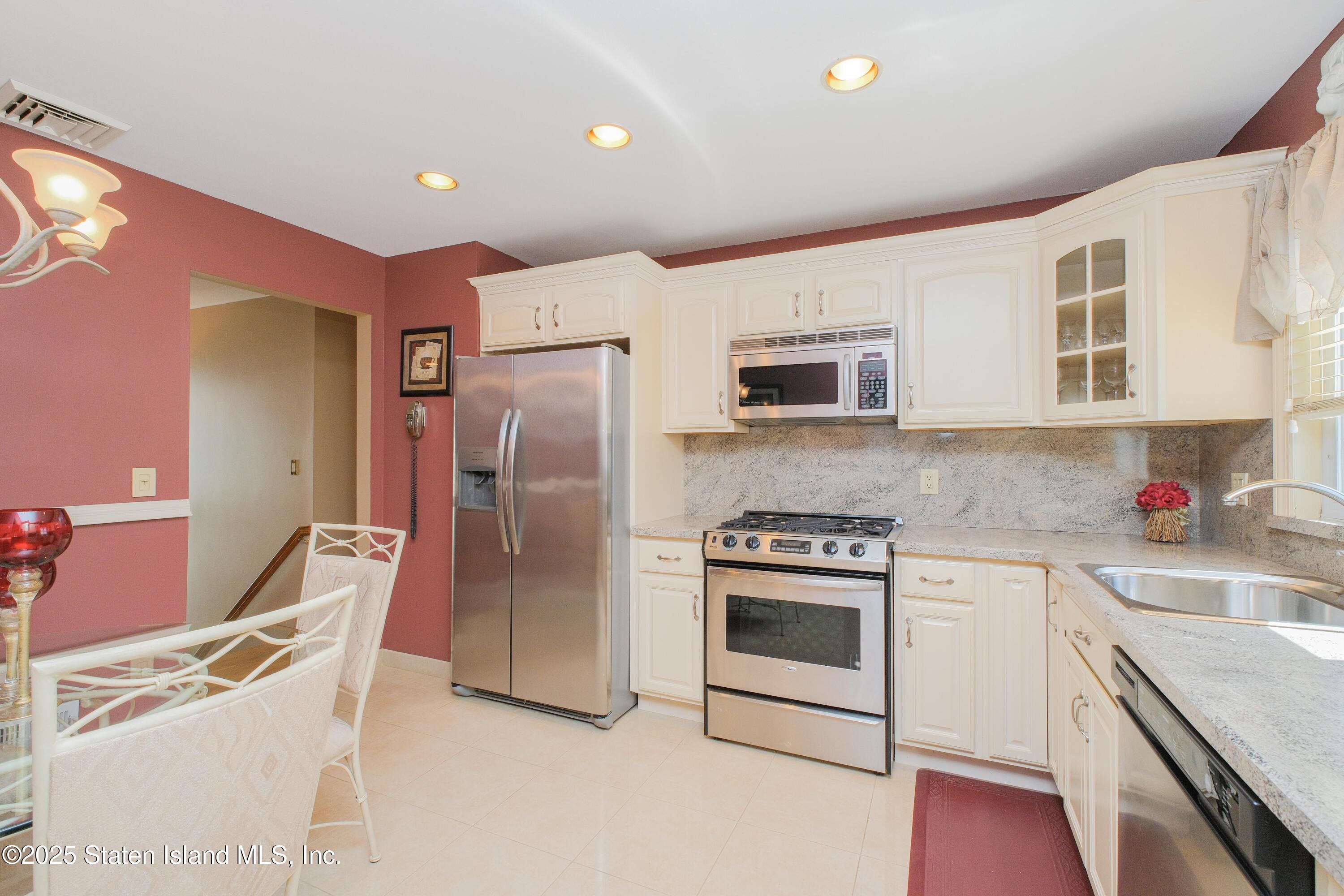 43 Fern Avenue, Staten Island, New York image 8