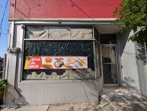 Photo of 845 Castleton Avenue, Staten Island, NY 10310 (MLS # 2405487)