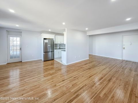 Photo of 55 Austin Place #5b, Staten Island, NY 10304 (MLS # 2500187)