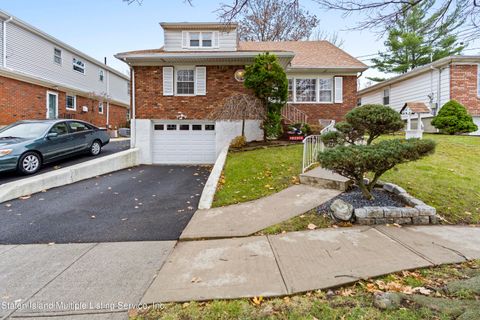 Photo of 80 Leslie Avenue, Staten Island, NY 10305 (MLS # 1159042)