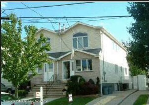 Photo of 60 Pond Street, Staten Island, NY 10309 (MLS # 1162748)