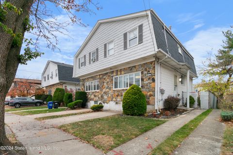 Photo of 1107 Willowbrook Road, Staten Island, NY 10314 (MLS # 2406463)