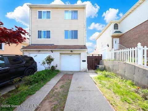 Photo of 200 Sand Lane, Staten Island, NY 10305 (MLS # 2602291)