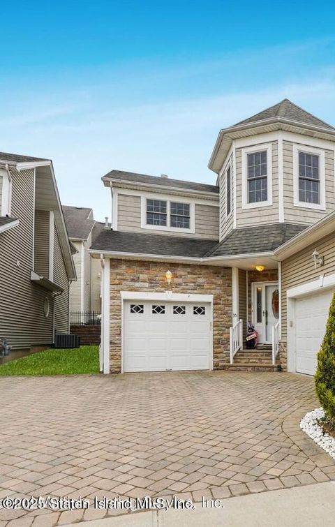 Photo of 63 Pilot Lane, Staten Island, NY 10309 (MLS # 2502757)