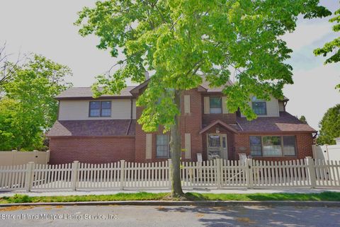 Photo of 53 Coverly Street, Staten Island, NY 10306 (MLS # 1161270)