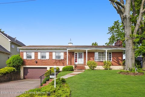 Photo of 192 Albee Avenue, Staten Island, NY 10312 (MLS # 1162211)