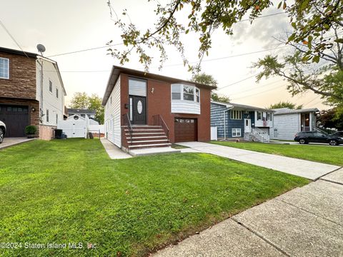 Photo of 72 Brookfield Ave Ave, Staten Island, NY 10308 (MLS # 2405476)
