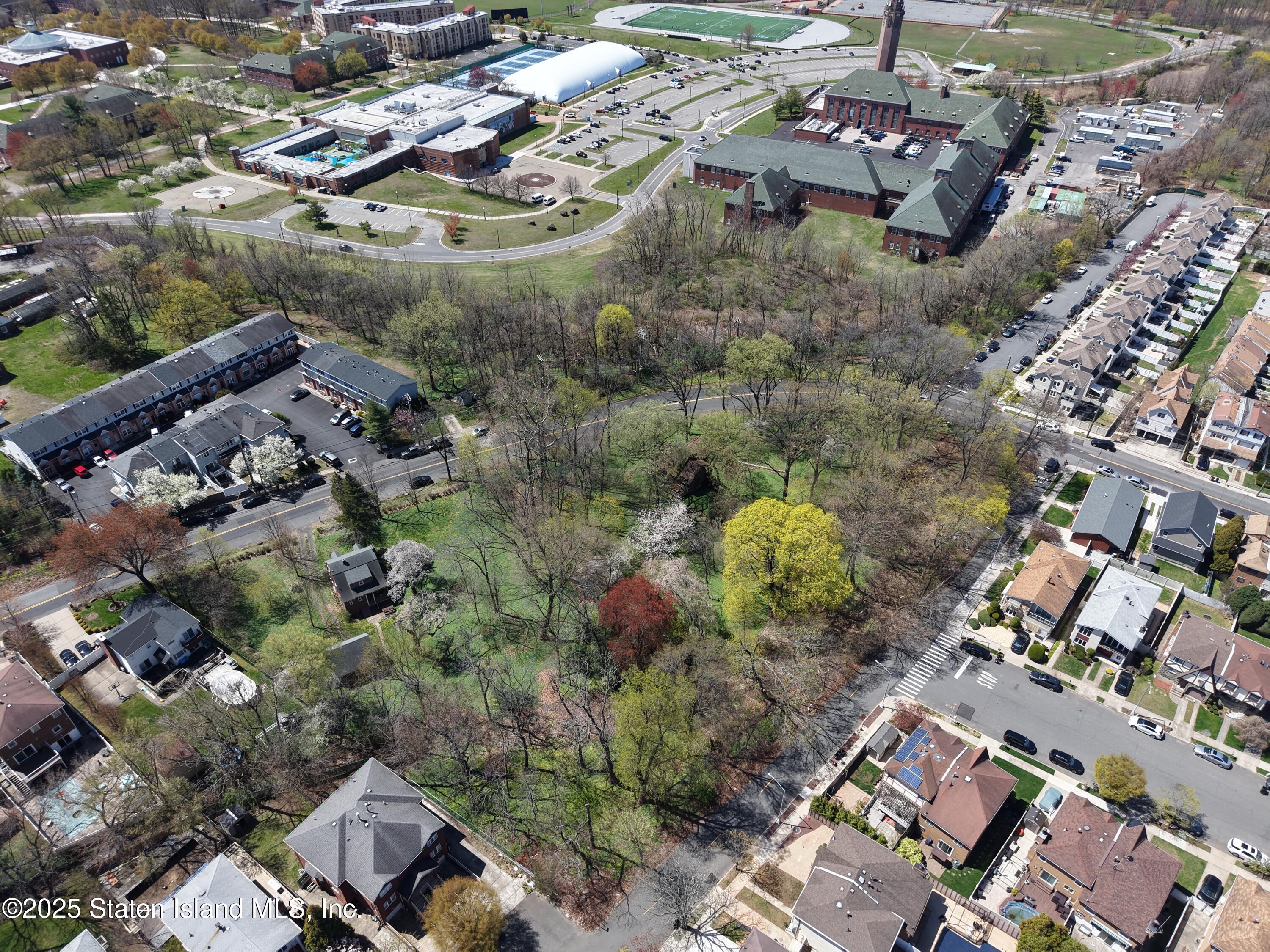 805 Willowbrook Road, Staten Island, New York image 1