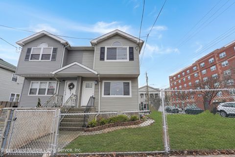 Photo of 1524 Castleton Avenue, Staten Island, NY 10302 (MLS # 2400018)