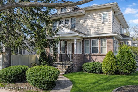 Photo of 247 Guyon Avenue, Staten Island, NY 10306 (MLS # 2601675)