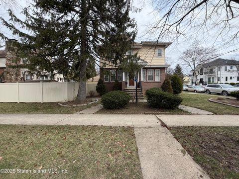 Photo of 247 Guyon Avenue, Staten Island, NY 10306 (MLS # 2601675)