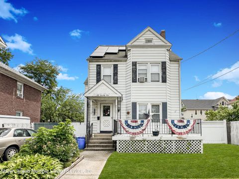 Photo of 179 Bement Avenue, Staten Island, NY 10310 (MLS # 1162909)