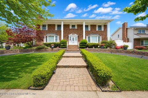 Photo of 451 Yetman Avenue, Staten Island, NY 10307 (MLS # 2602416)