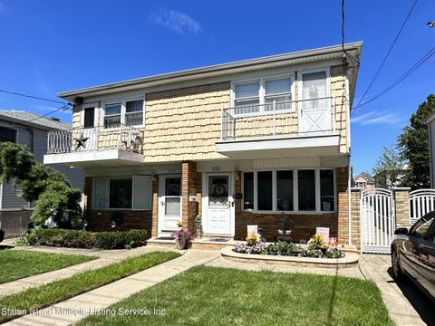 Photo of 335 Bedford Avenue, Staten Island, NY 10306 (MLS # 1165828)