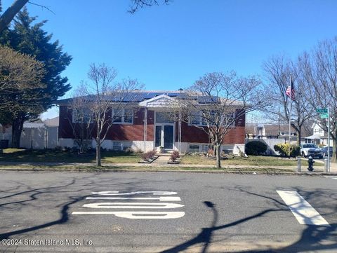 Single Family Residence in Staten Island NY 197 Craig Avenue.jpg