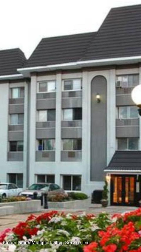 Photo of 1000 Targee Street #3r, Staten Island, NY 10304 (MLS # 1155899)