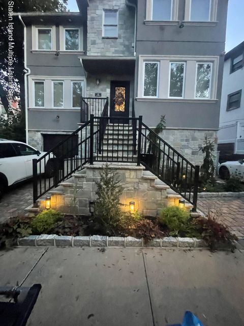 Photo of 12 Willis Avenue, Staten Island, NY 10301 (MLS # 1164785)