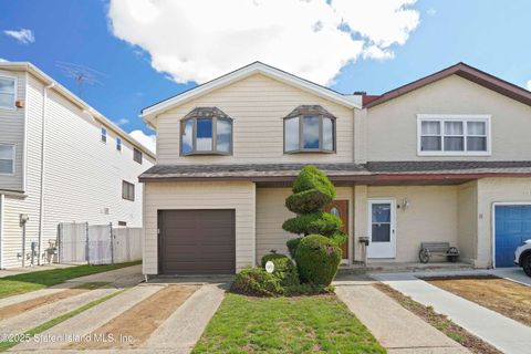 Photo of 191 Lewiston Street, Staten Island, NY 10314 (MLS # 2501980)