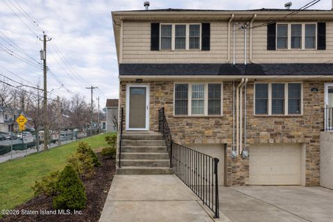 Photo of 40 White Street, Staten Island, NY 10305 (MLS # 2600771)