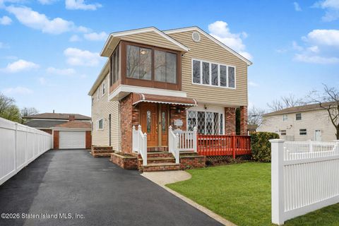 Photo of 280 Miles Avenue, Staten Island, NY 10308 (MLS # 2601193)