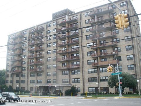 Photo of 1000 Clove Road #4-P, Staten Island, NY 10301 (MLS # 2506822)