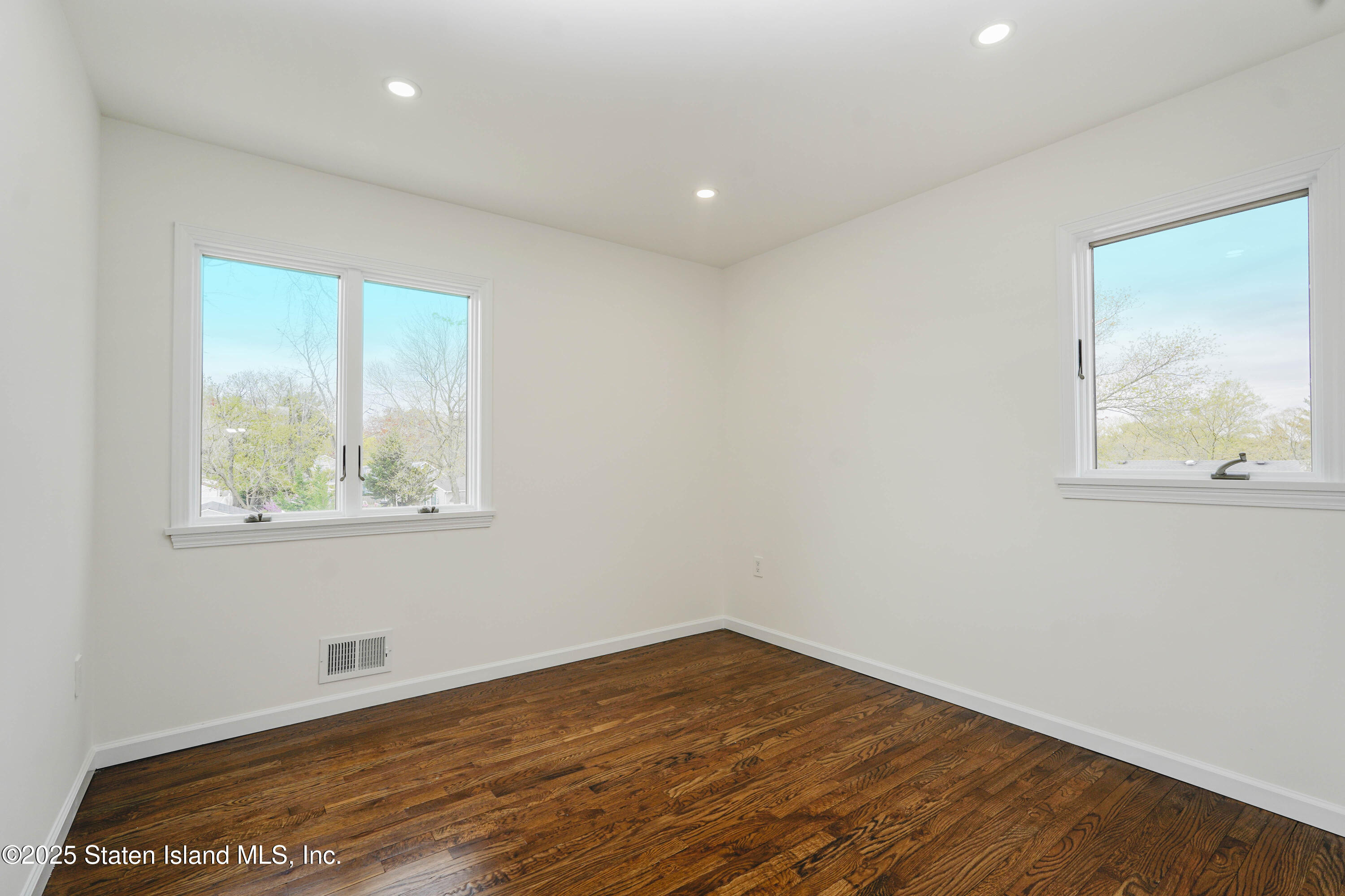 223 Alden Court, Aberdeen, New Jersey image 16