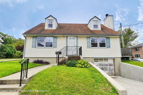 Photo of 6 Ford Place, Staten Island, NY 10310 (MLS # 1163644)