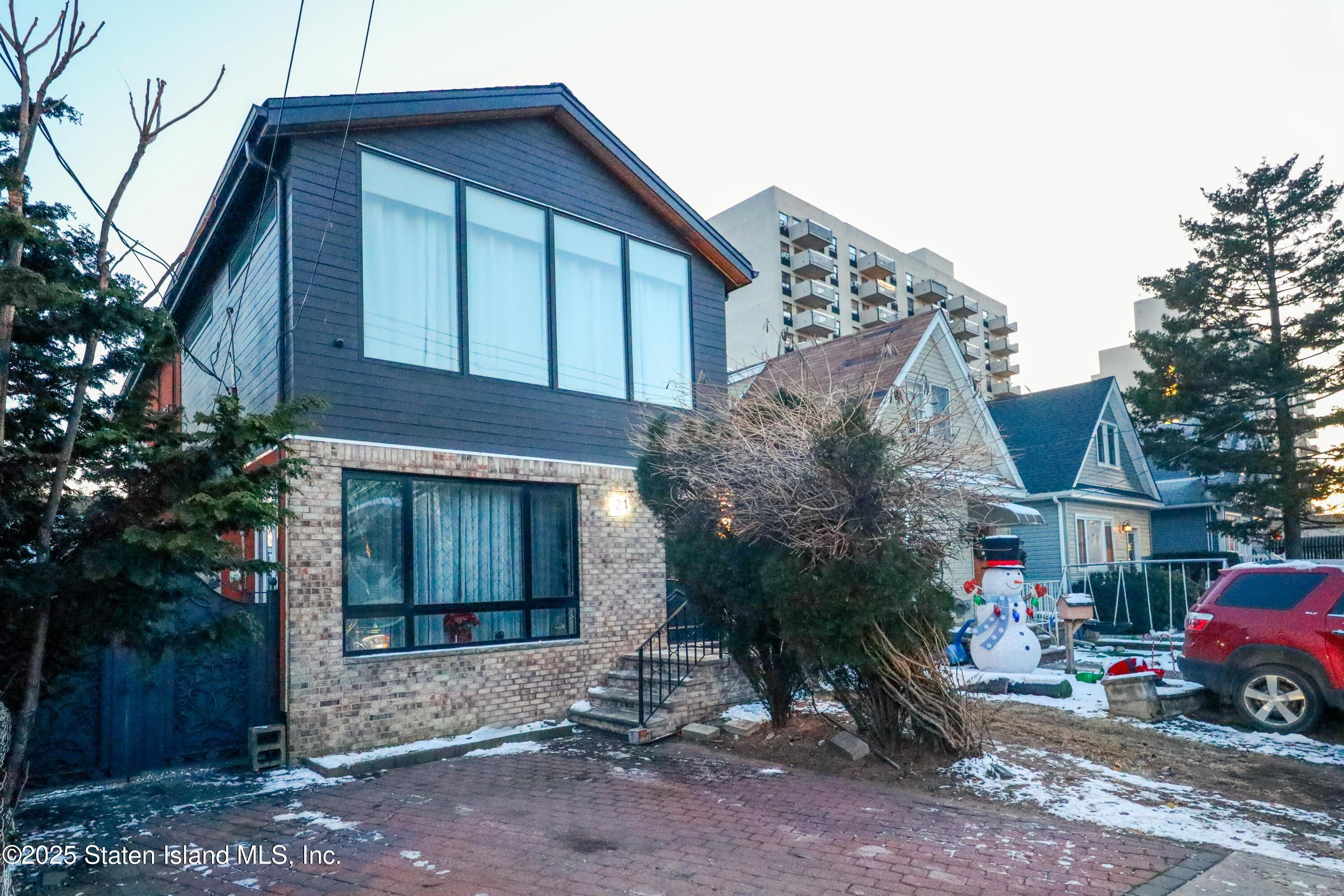 24 Martineau Street, Staten Island, New York image 2