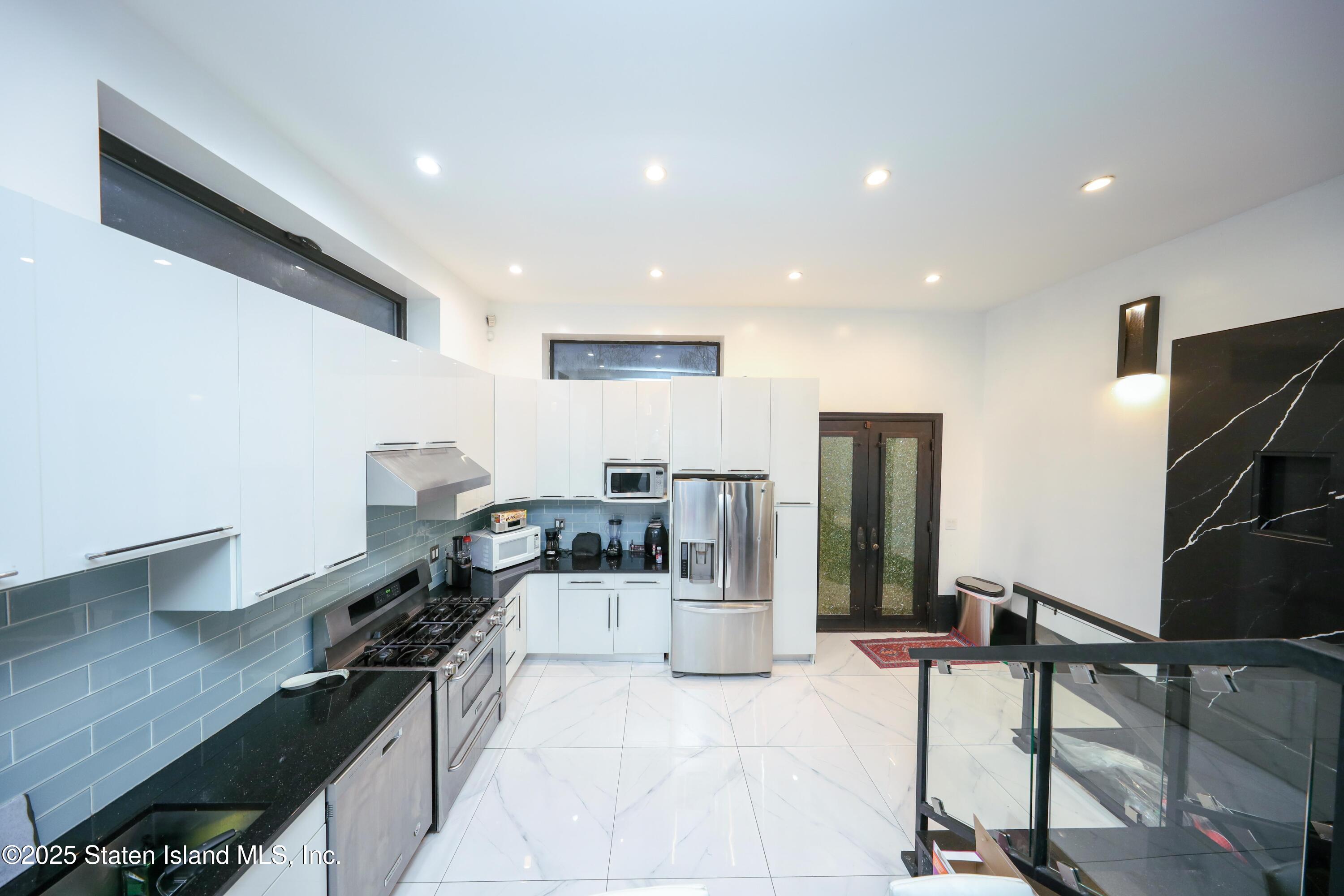 24 Martineau Street, Staten Island, New York image 4
