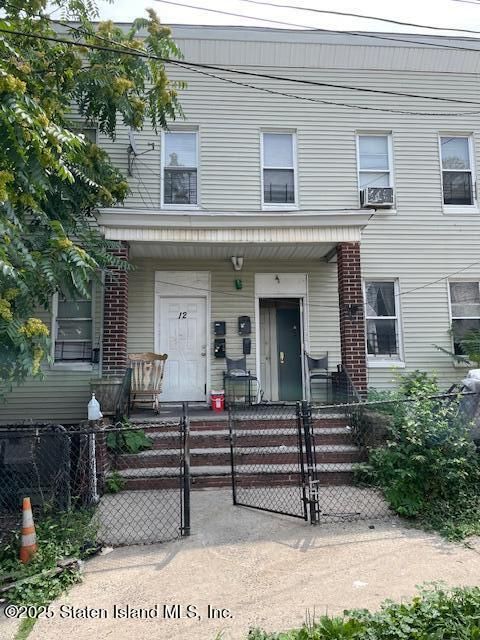 Photo of 12 Castleton Avenue #3, Staten Island, NY 10301 (MLS # 2503906)