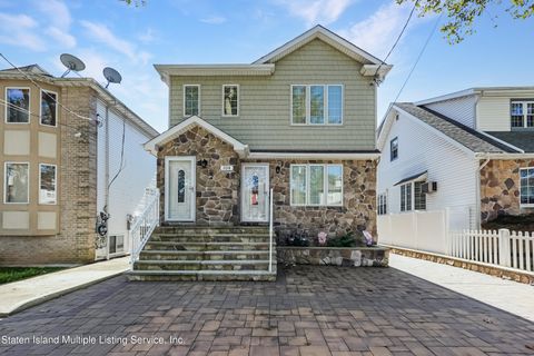 Photo of 104 Otis Avenue, Staten Island, NY 10306 (MLS # 1164385)