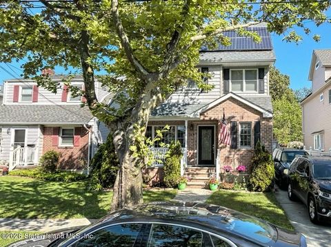 Photo of 457 O'gorman Avenue, Staten Island, NY 10308 (MLS # 2601997)