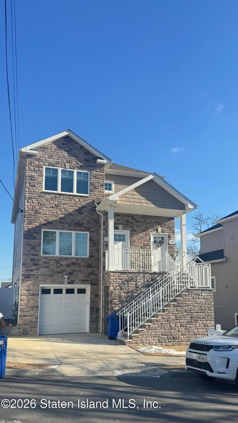 Photo of 273 Nashville Street, Staten Island, NY 10307 (MLS # 2600067)